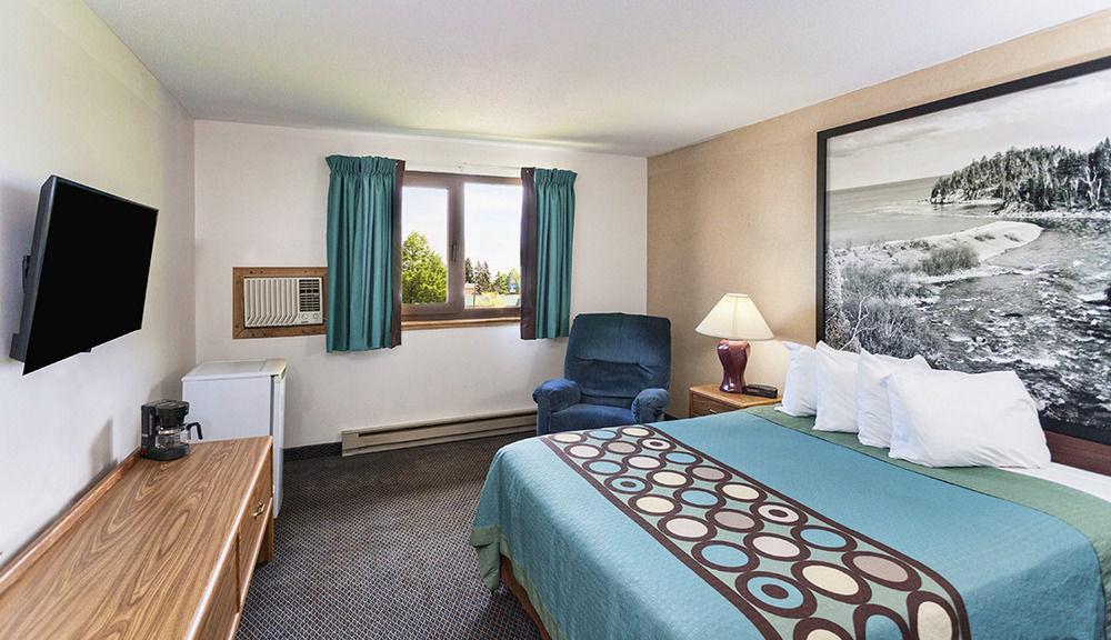 Super 8 By Wyndham Duluth Hotell Eksteriør bilde