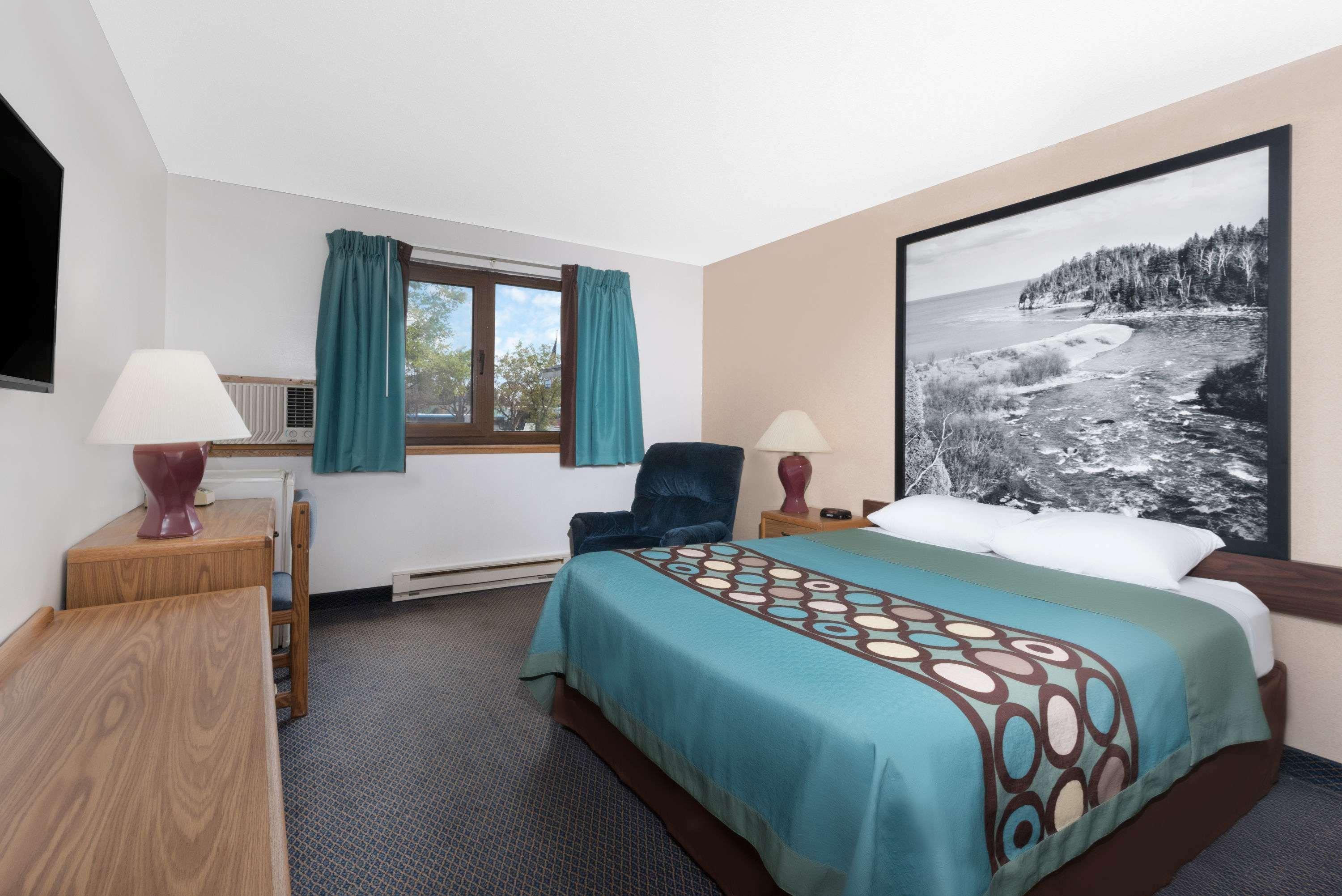Super 8 By Wyndham Duluth Hotell Eksteriør bilde