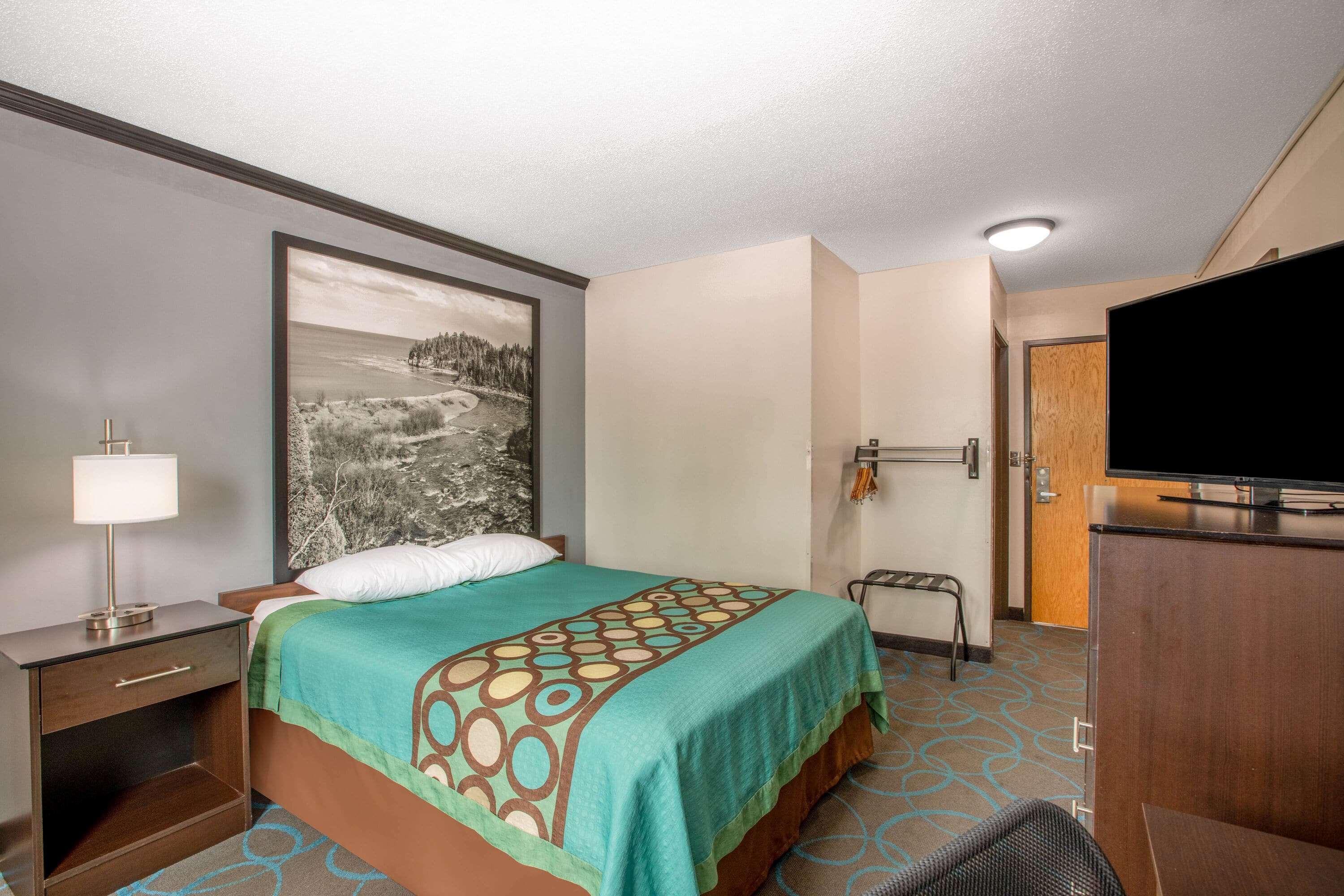 Super 8 By Wyndham Duluth Hotell Eksteriør bilde