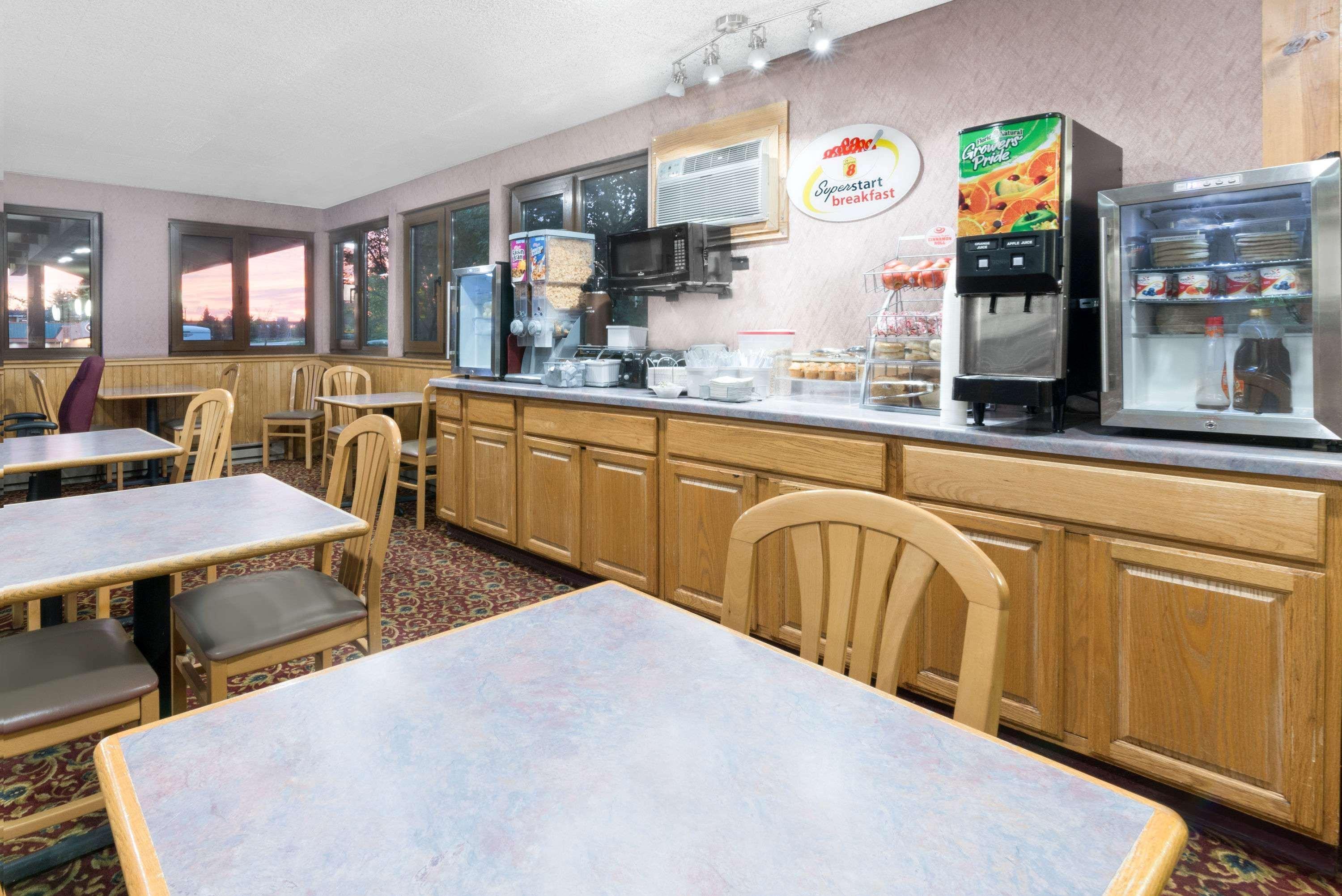 Super 8 By Wyndham Duluth Hotell Eksteriør bilde