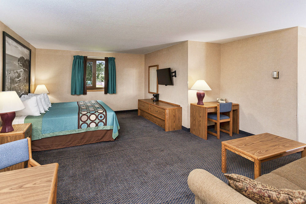 Super 8 By Wyndham Duluth Hotell Eksteriør bilde