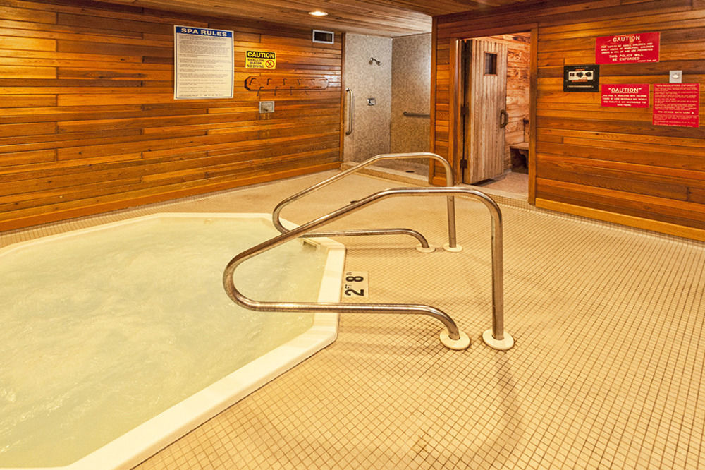 Super 8 By Wyndham Duluth Hotell Eksteriør bilde